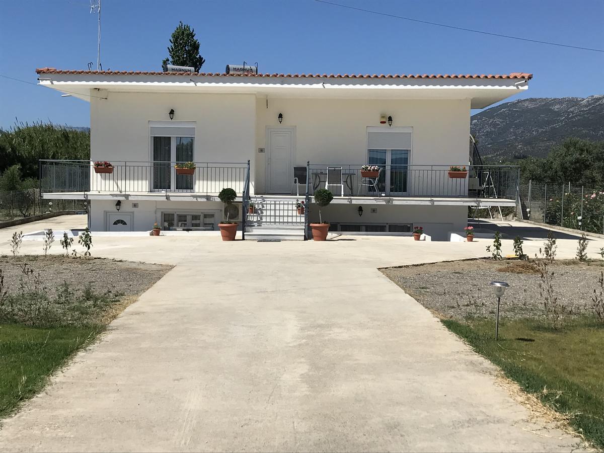 Villa Filoxenia Amarynthos Bagian luar foto